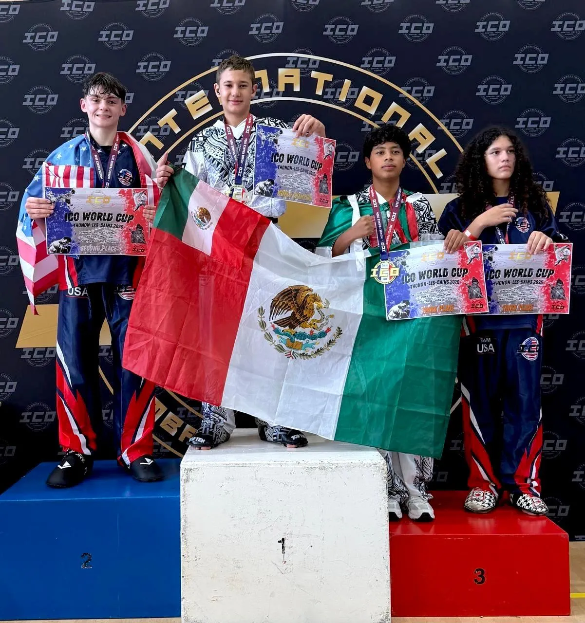 El cancunense Gustavo Martínez se corona campeón mundial de kickboxing en Francia